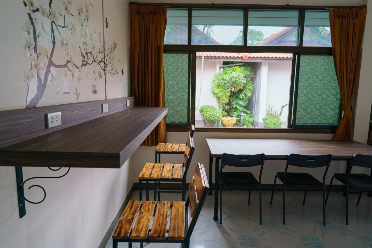Thungtawan Hotel Nakhon Si Thammarat Exteriör bild