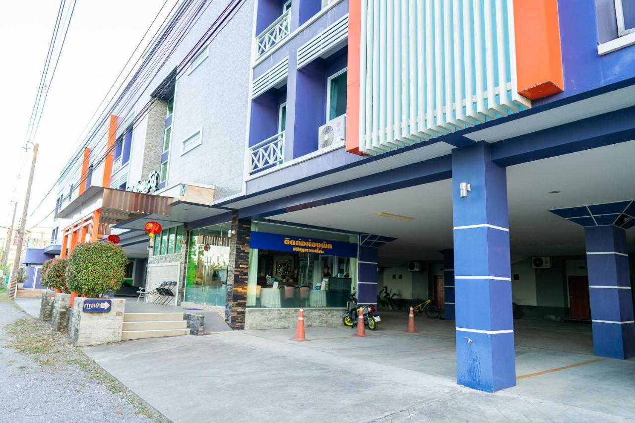 Thungtawan Hotel Nakhon Si Thammarat Exteriör bild